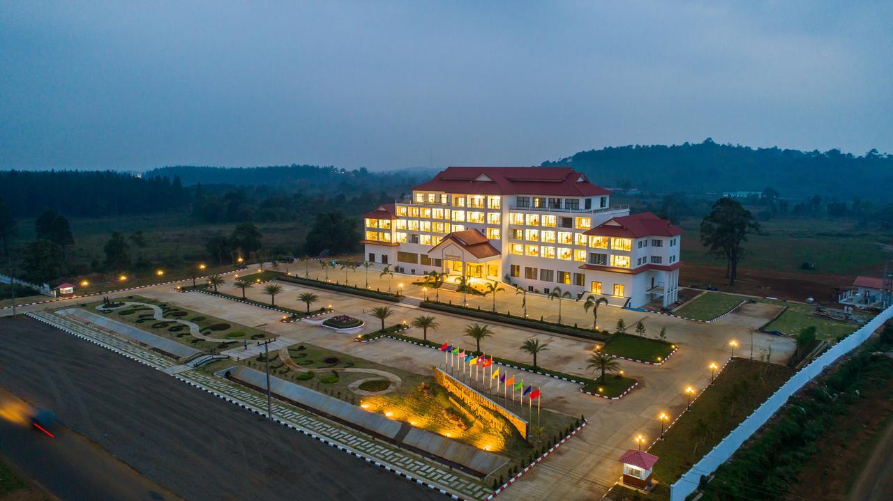 Paksong Danngarm Hotel Exterior photo